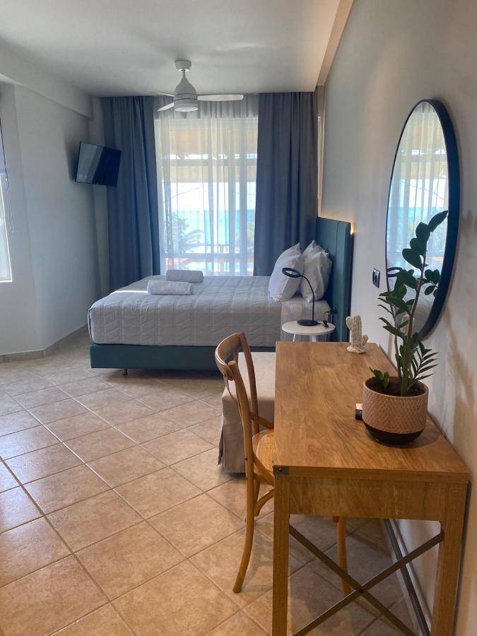 Houmas Apartments Yialos Екстериор снимка